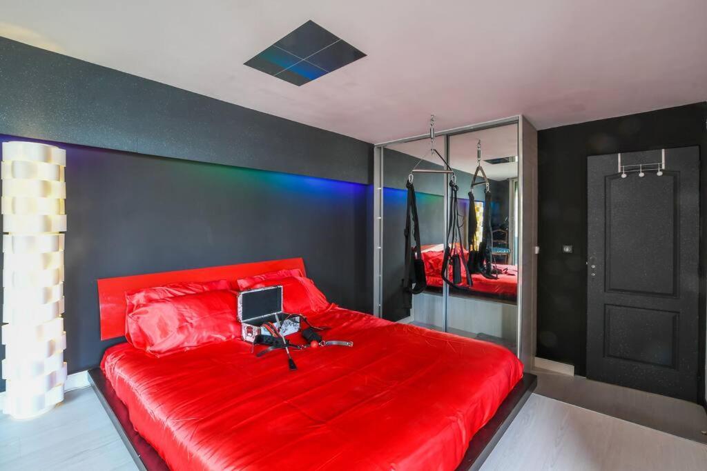 Le Chérubite: entre érotisme et baroque #sexroom #BDSM La Grande Motte Extérieur photo